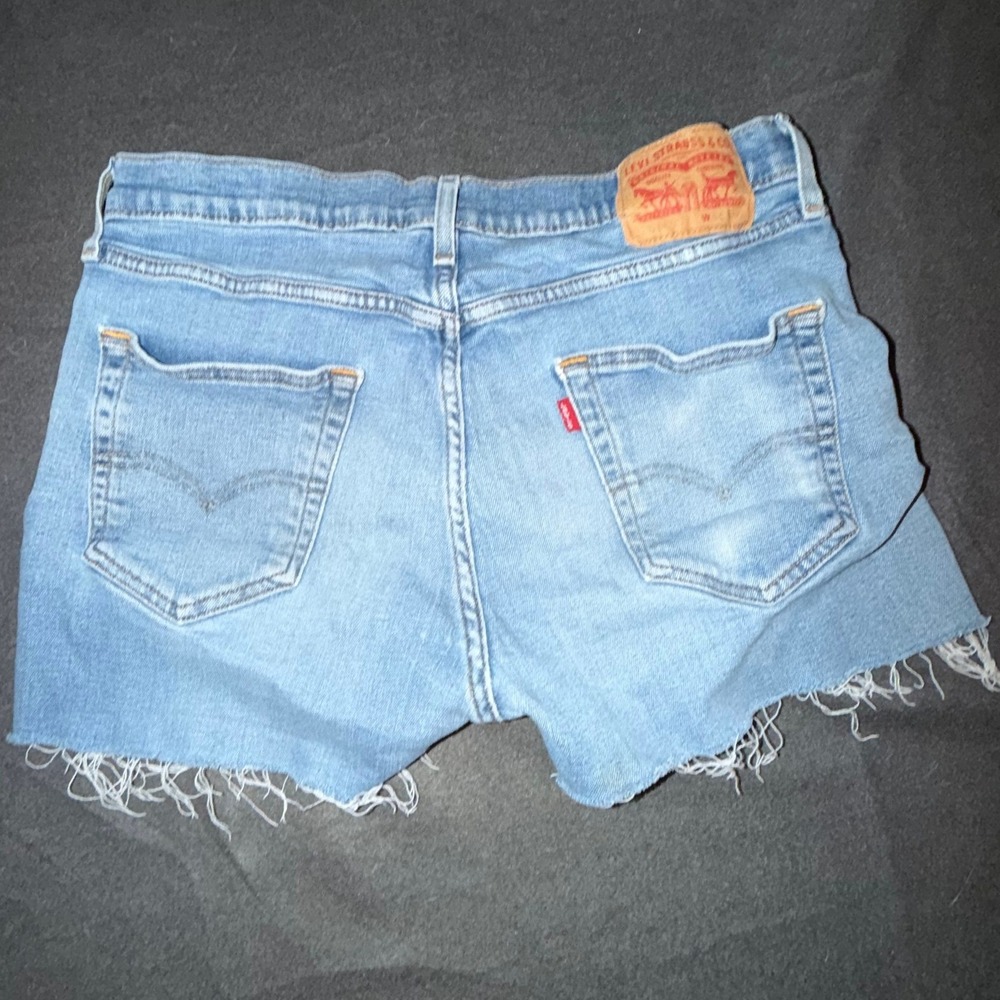 Levis 514 Mens Light Wash Denim Cut Off Shorts Size 34 Raw Hem Blue Jorts - Picture 2 of 4